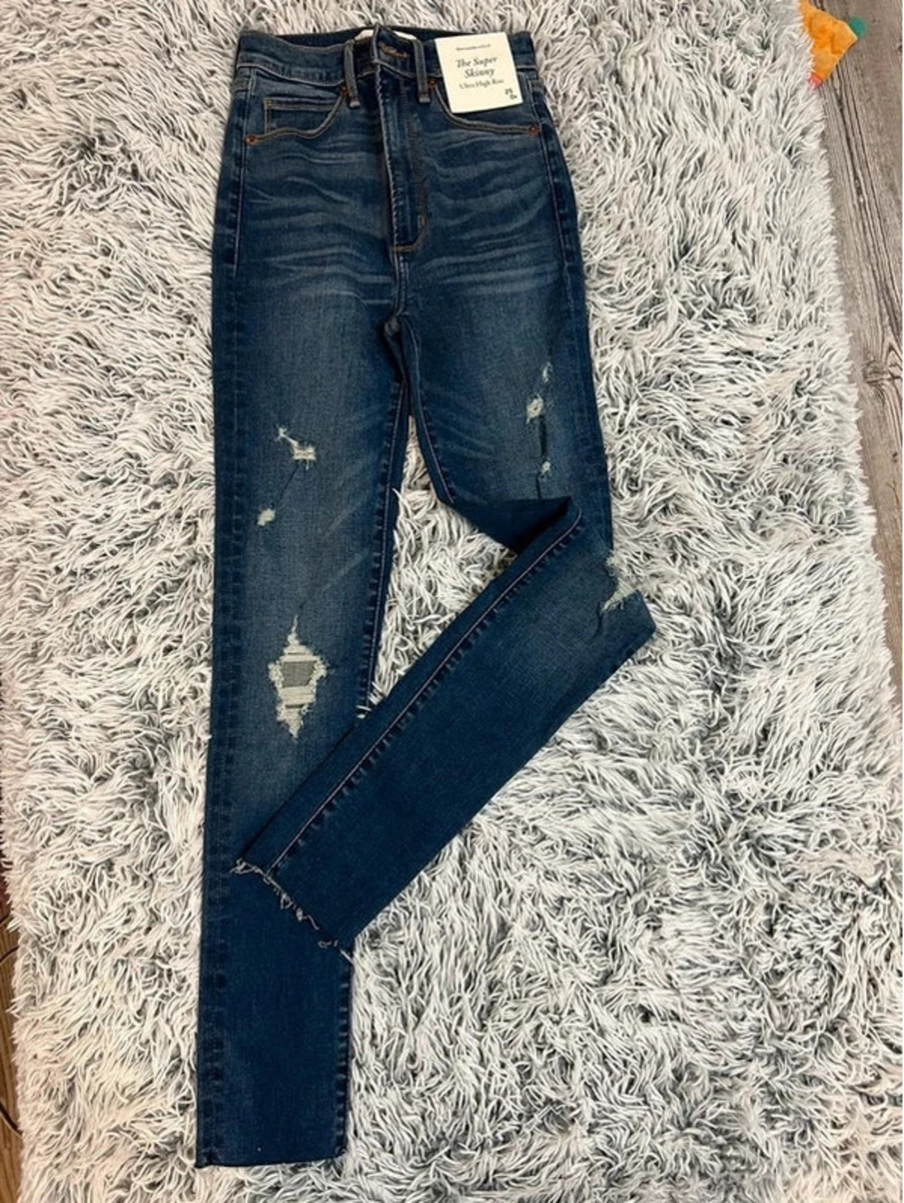 Abercrombie & Fitch Super Skinny Ultra High Rise Jeans NWT Distressed